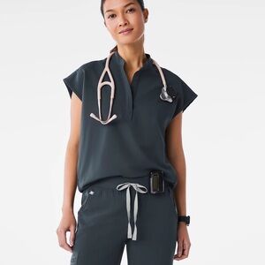 Figs Technical Collection Women’s S Rafaela Oversized Scrub Top Dark Harbor Blue